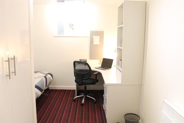 1 bed flat, Oxford Street, City Centre, Leicester, LE15XA - Image 3